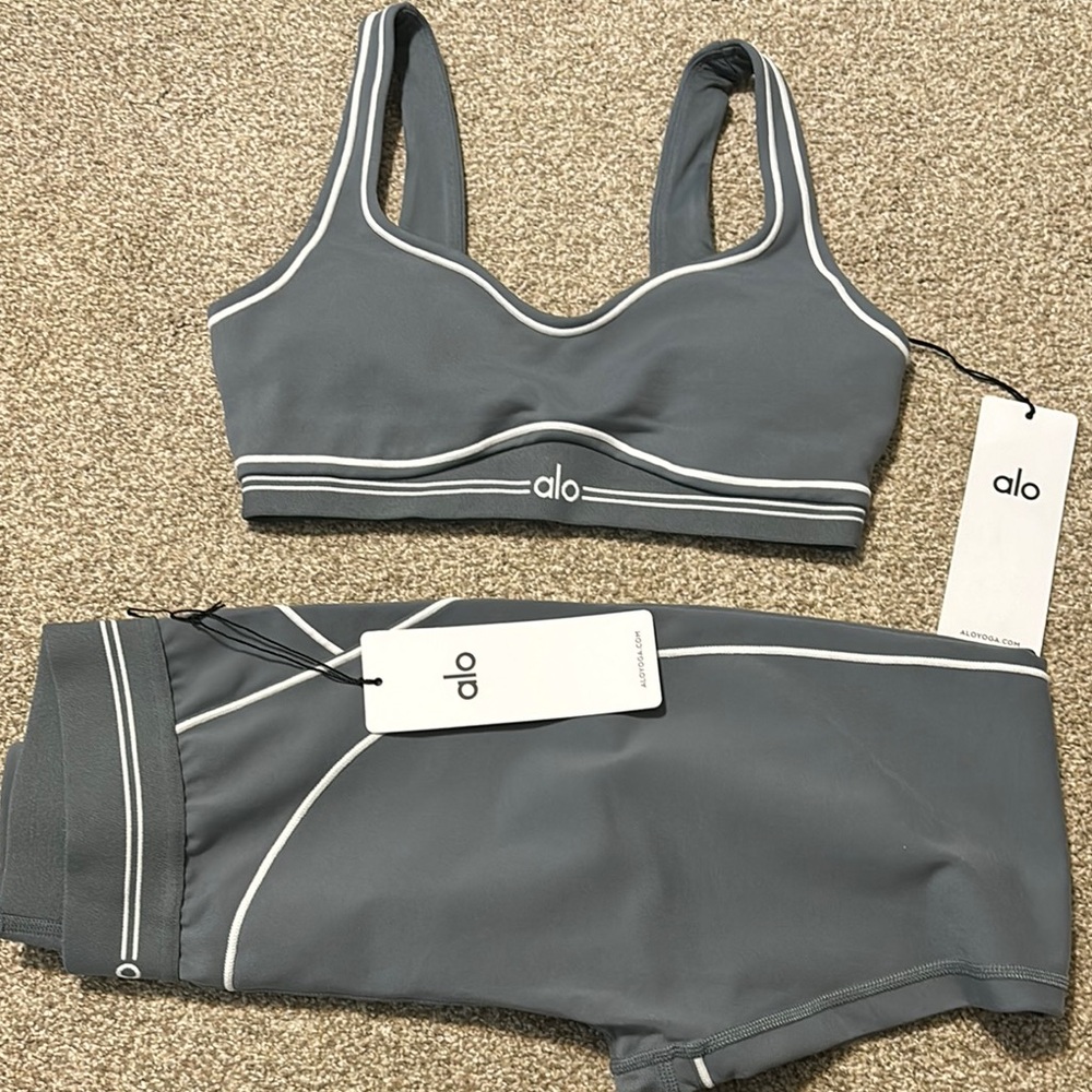 ALO yoga steel grey heart throb set RARE